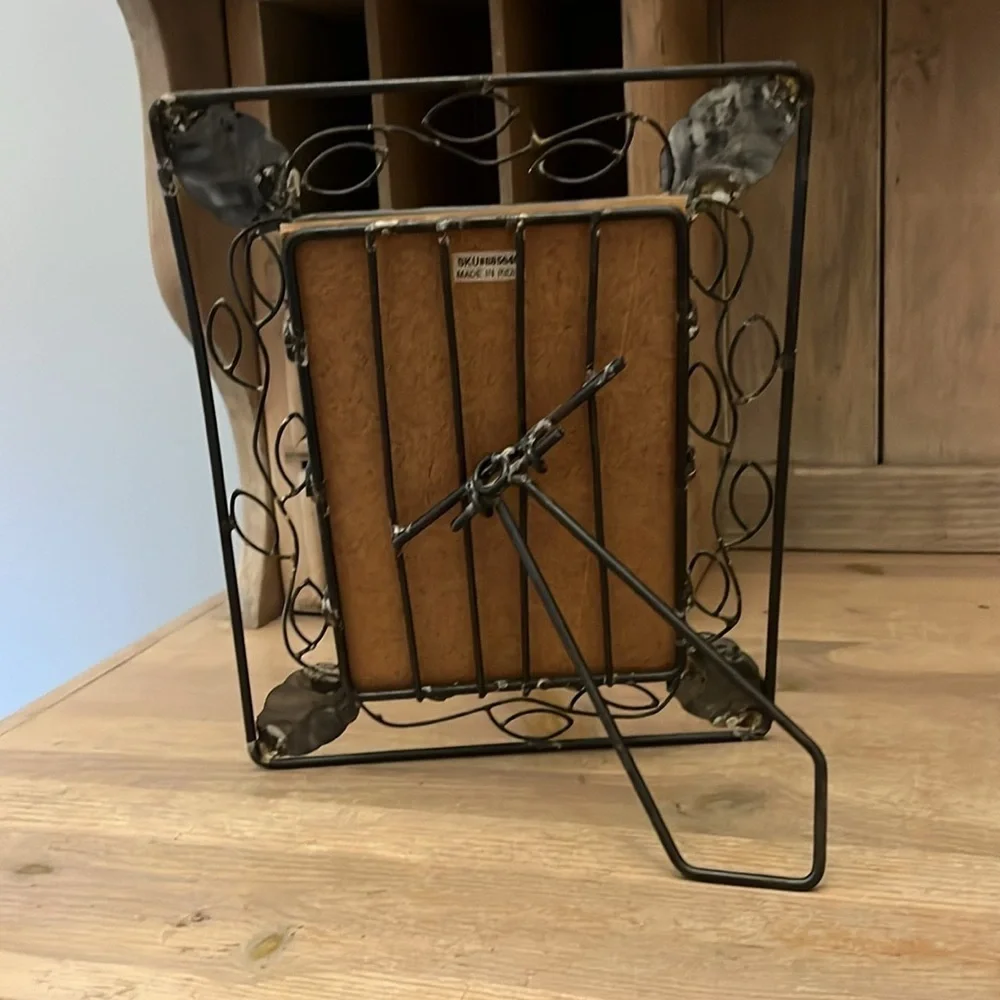 Pottery Barn 5” x 7” Picture Frame Photo Free Standing Metal Leaf Design